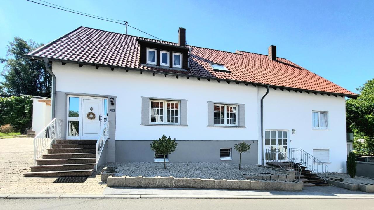 Schicke Komfortwohnung Zum Wohlfuehlen Merchweiler Ngoại thất bức ảnh